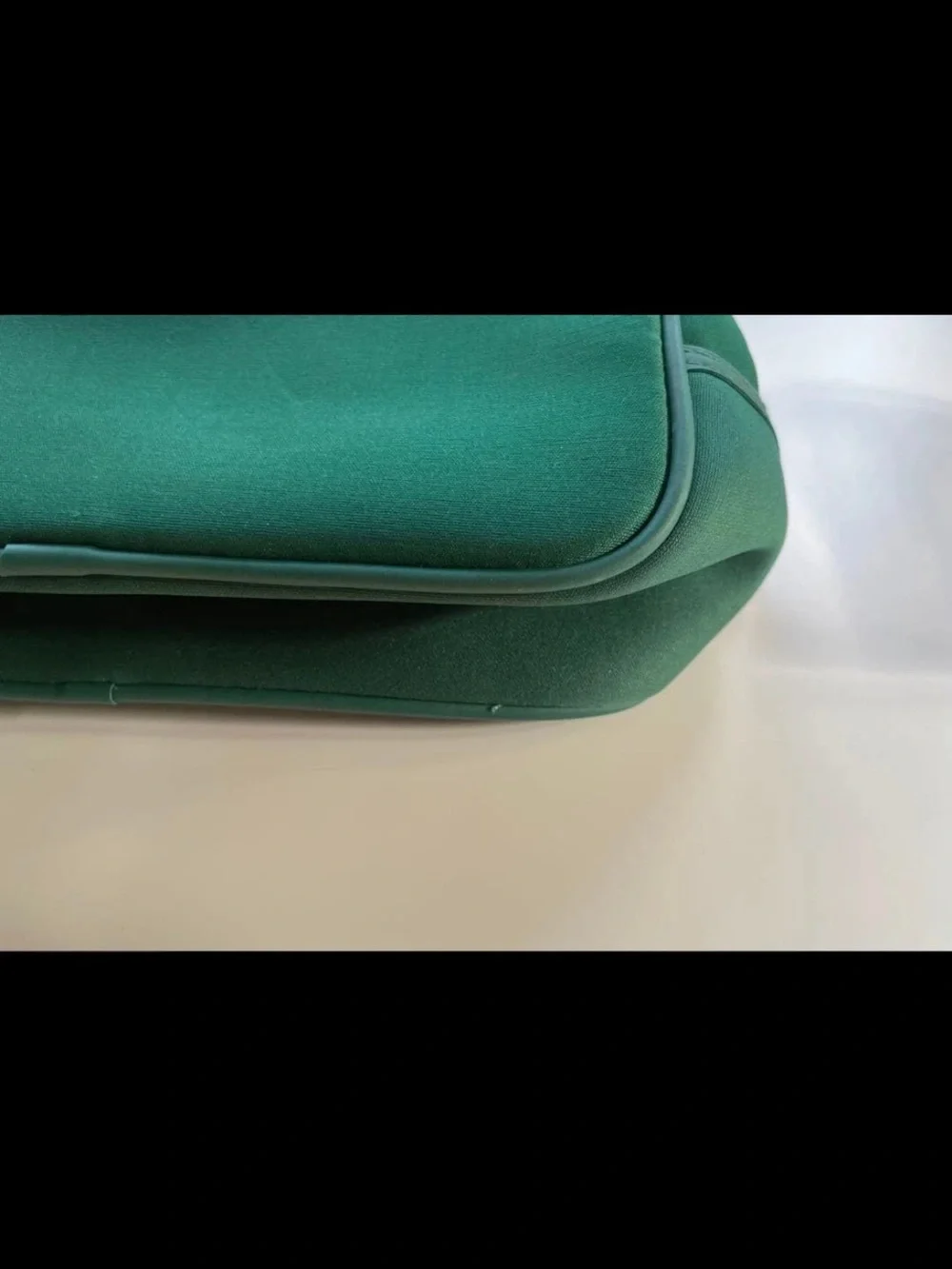 Hermes sleek toiletry